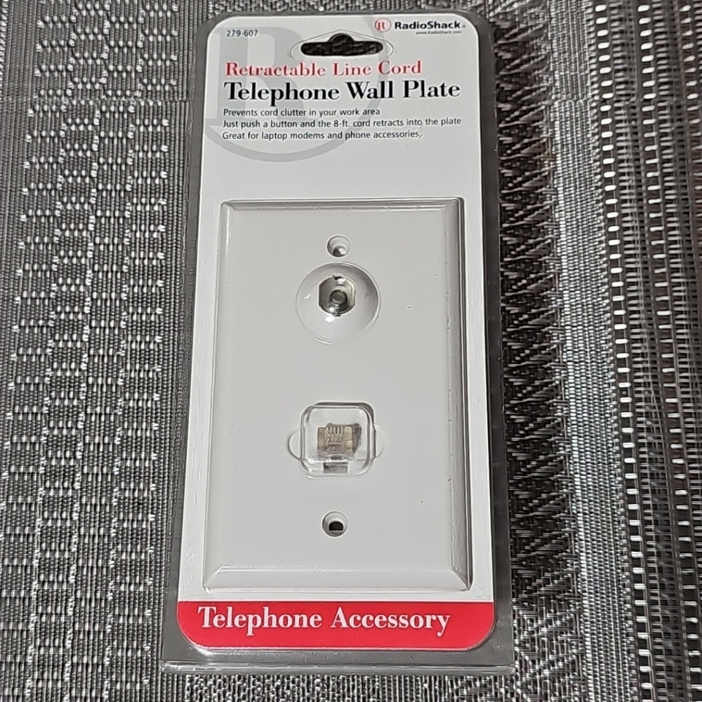 Radio Shack 279-607 Telephone Wall Plate‎ Retractable 8ft Line Cord NEW Sealed